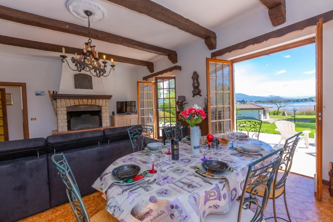 Villa Martine Au Bord Du Lac - Happy Rentals Cadrezzate Eksteriør bilde