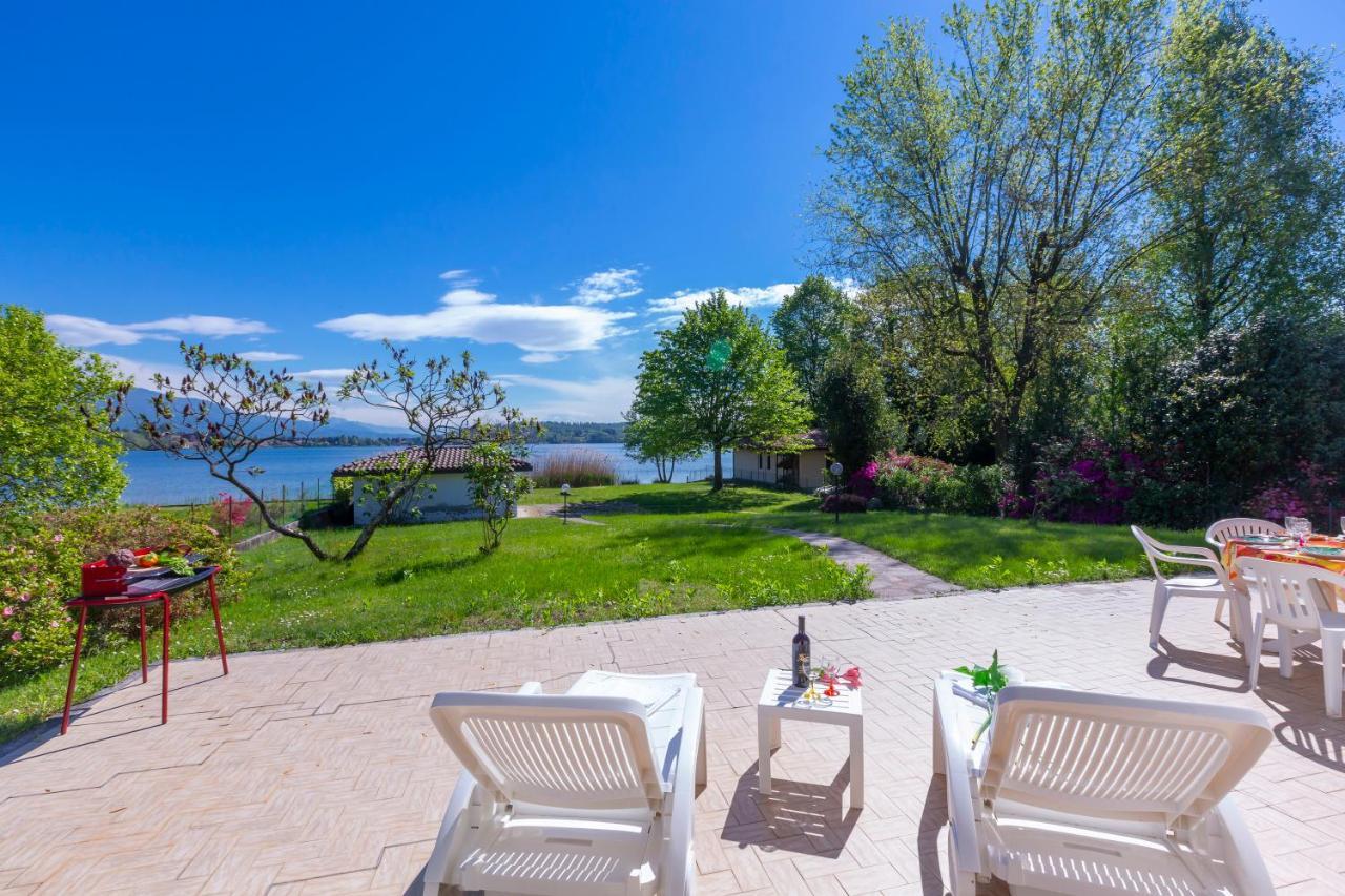 Villa Martine Au Bord Du Lac - Happy Rentals Cadrezzate Eksteriør bilde