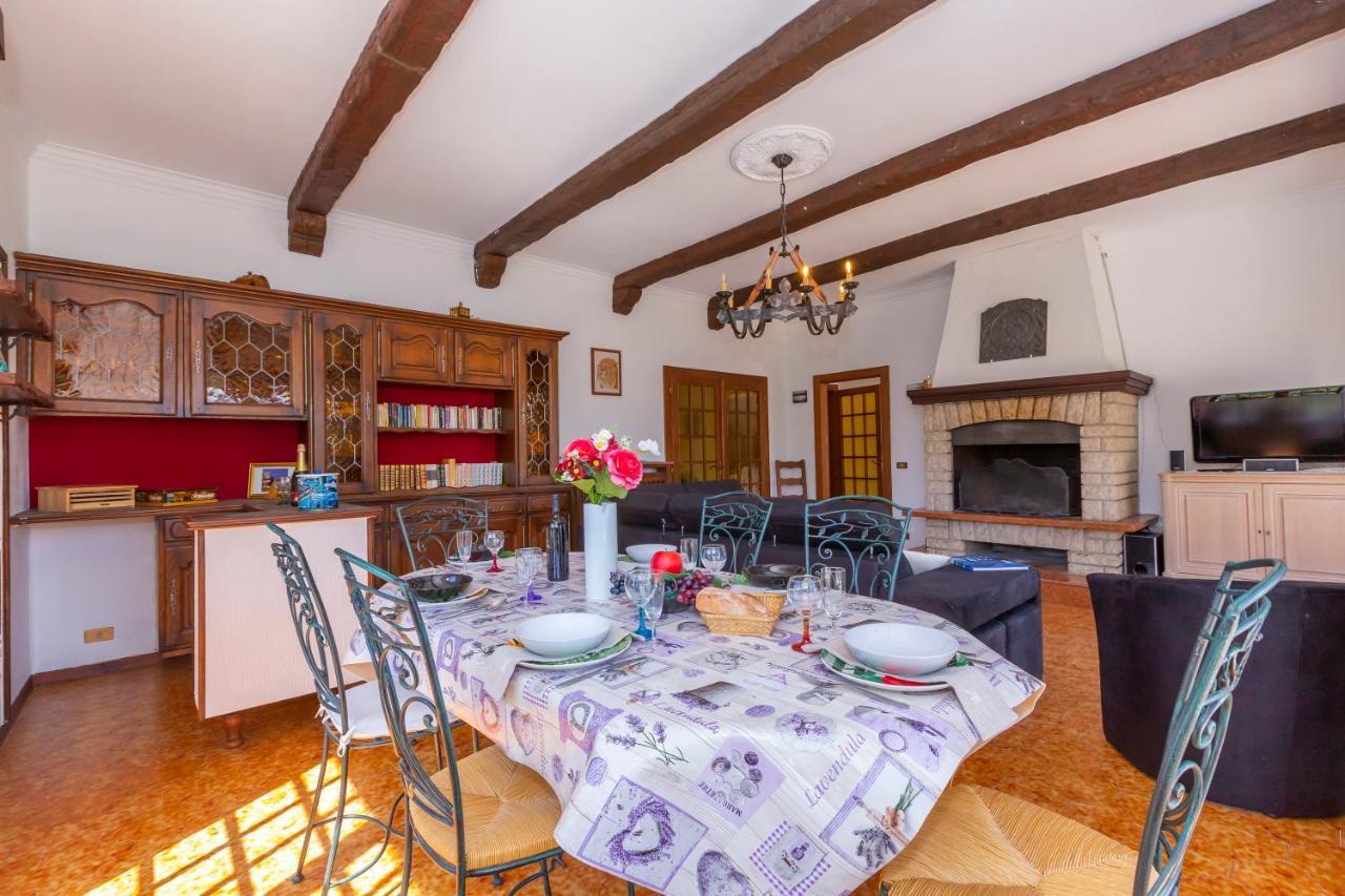 Villa Martine Au Bord Du Lac - Happy Rentals Cadrezzate Eksteriør bilde