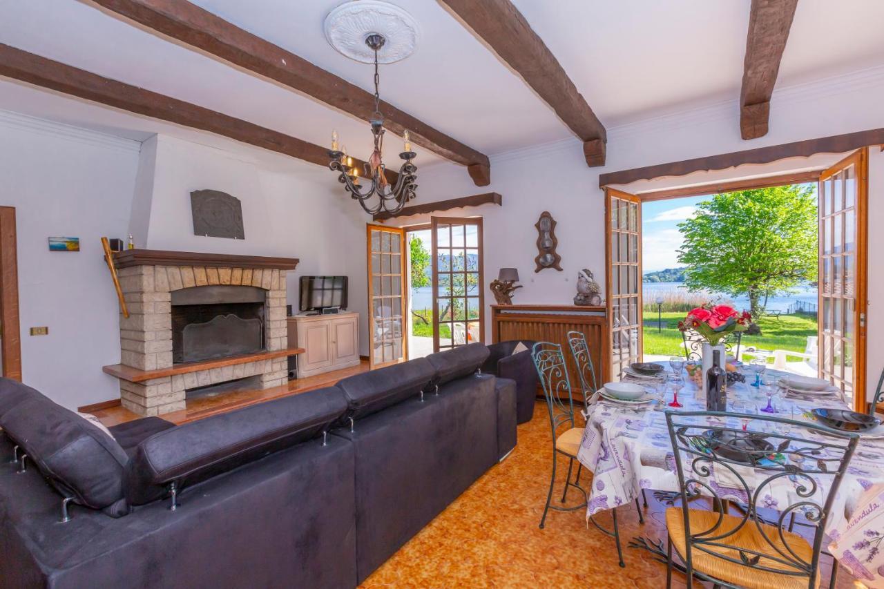 Villa Martine Au Bord Du Lac - Happy Rentals Cadrezzate Eksteriør bilde